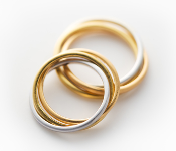 フェミニン 結婚指輪のトリニティ